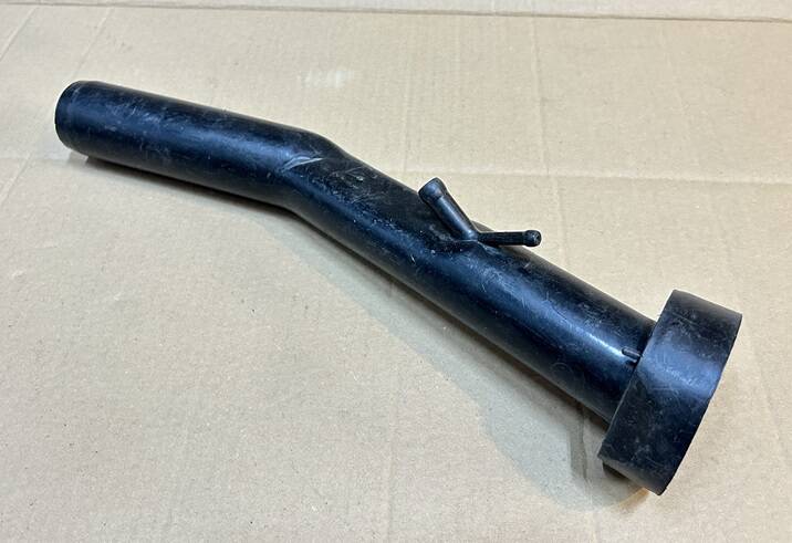 DOĞAN ŞAHİN BENZİN DOLDURMA BORUSU PLASTİK 85009956 - 1